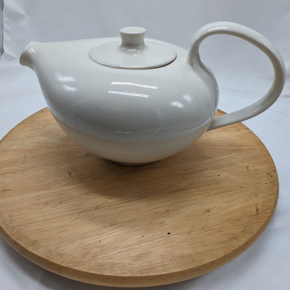 Russel Wright Iroquois Casual Redesigned 6 cup Teapot, MCM